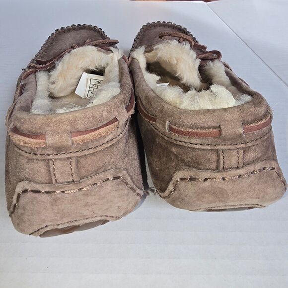 Uggs Dakota Moccasin leather slippers . Size 9 - Picture 8 of 10